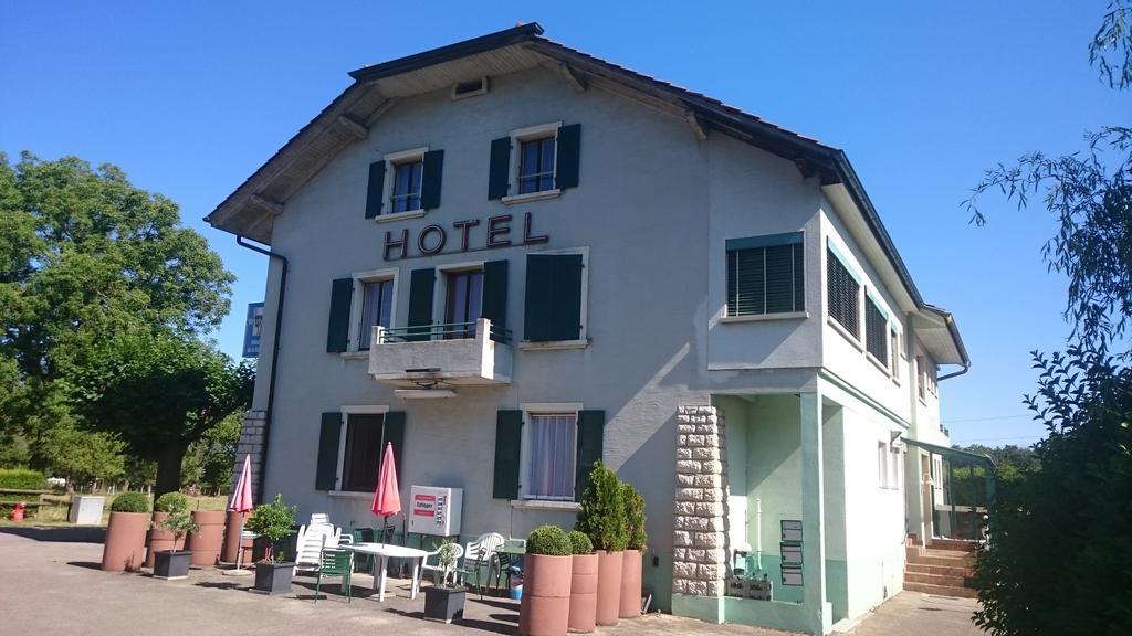 Hotel De La Gare, Vendlincourt Bagian luar foto