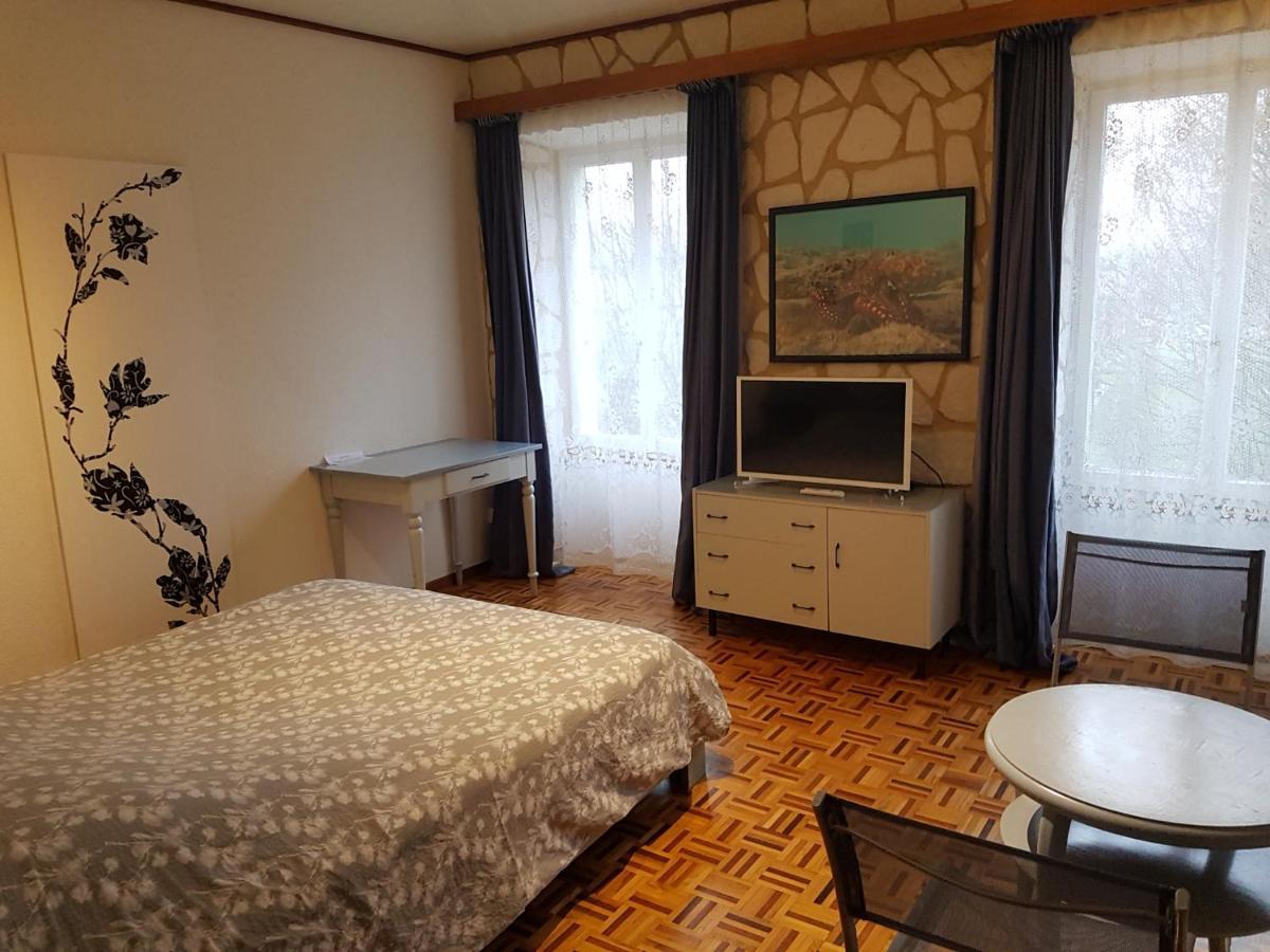 Hotel De La Gare, Vendlincourt Bagian luar foto